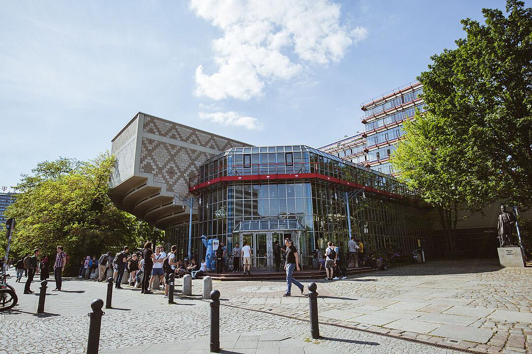 Campus und Hauptgebäude der Technischen Universität Berlin